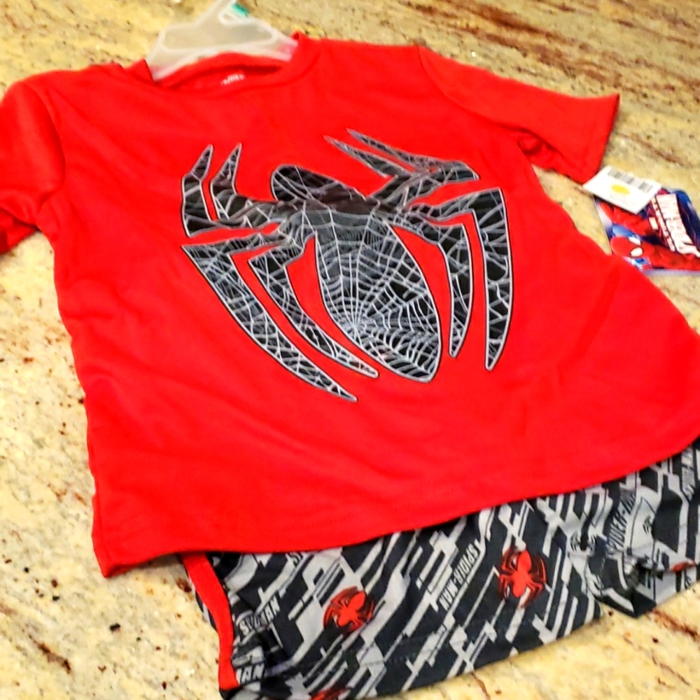 Todder boy 3T two piece set Spider Man in red and black shorts in red and black